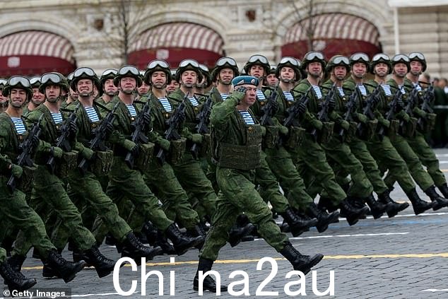 Vladimir Putin 在乌克兰发动的战争摧毁了俄罗斯的秘密特种部队(Spetsnaz),据网上泄露的美国机密文件报道。图为:俄罗斯特种部队在红场阅兵式上游行2021 年 5 月 9 日在莫斯科(档案照片)