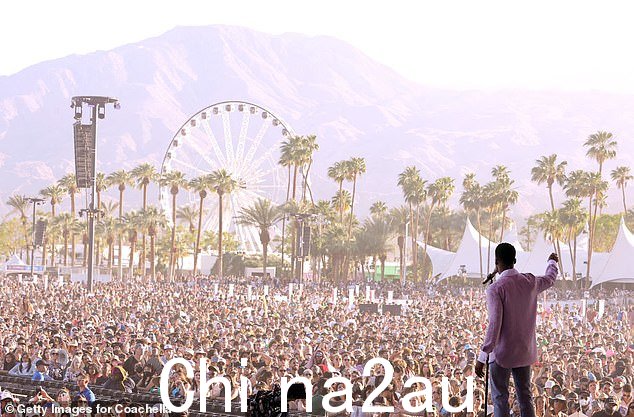 Epic:Coachella Valley 音乐艺术节 - 简称 Coachella - 是一年一度的音乐艺术节,汇集了业内一些最伟大的艺术家以及来自世界各地的数千名名人、影响者、粉丝和音乐爱好者around the world