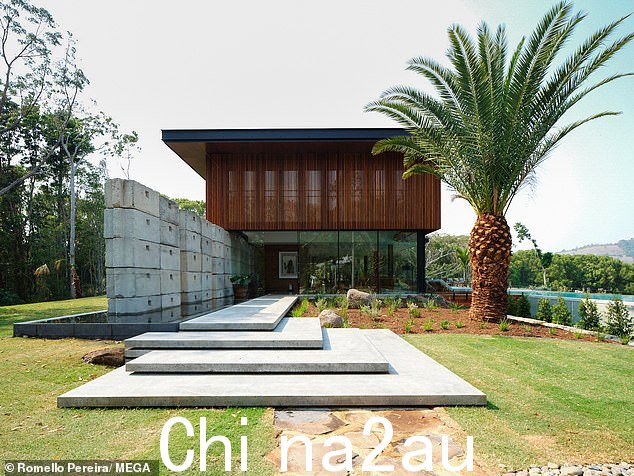要在这里住至少三晚,每人花费超过 1,300 英镑