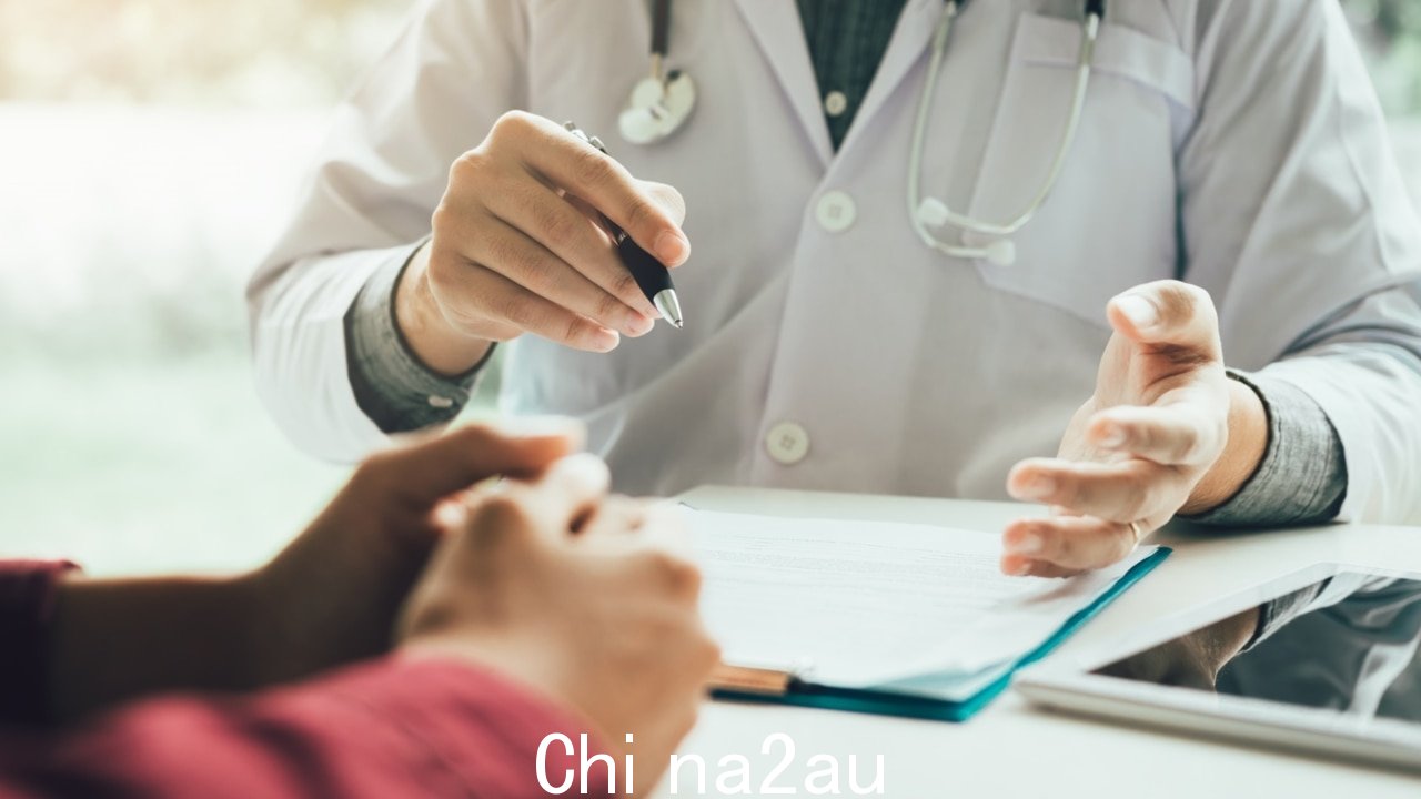 全科医生关门到非‘财务上可行的’批量计费率”/><p>在线健康目录 Cleanbill 发布了一份报告,显示近 65% 的全科医生诊所不再向患者提供批量计费,四个联邦选区在</p><p>在“令人深感忧虑”的调查结果中,该报告概述了全国范围内批量收费率下降的情况。</p><p>新南威尔士州是唯一一个表现优于全国平均水平的州或领地,有 49 % 的诊所向患者提供批量账单,而澳大利亚国会领地和塔斯马尼亚表现最差。</p><p>在塔斯马尼亚,只有 6.9% 的全科医生提供批量账单,而在澳大利亚只有 5.5% 的诊所ACT 允许患者选择。</p><img class=