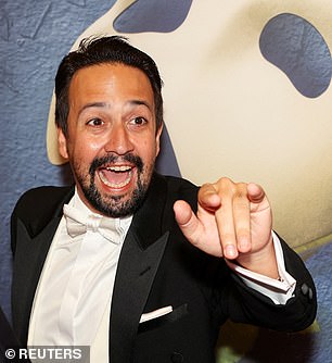Dapper duo:Glenn Close 和 Lin-Manuel Miranda(如图,43 岁)带领明星和前演员参加周日晚上歌剧魅影的最后一场演出