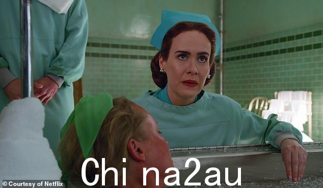 Famous face: Ryan Murphy, Ratched stars Sarah Paulson as Nurse Mildred Ratched, Ken Kesey 1963 年小说《飞越布谷鸟巢》中的虐待狂恶棍
