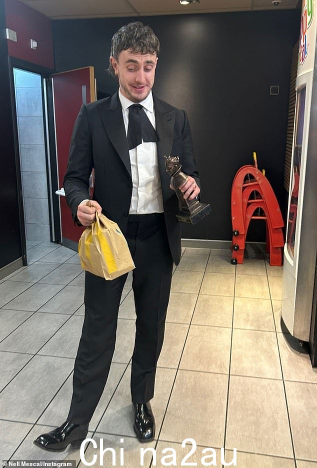 不错!保罗在本月早些时候获得令人难以置信的奥利维尔奖后去了麦当劳之后现身。 ! 保罗在本月早些时候获得令人难以置信的奥利维尔奖后去了麦当劳之后现身</p> <BR>
澳洲中文论坛热点 <BR>
<div class=
