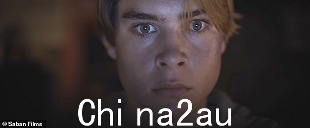 反应:虽然其他人称其为‘令人不安’、‘一团糟’并且充满了‘时髦的毛骨悚然’。” class=