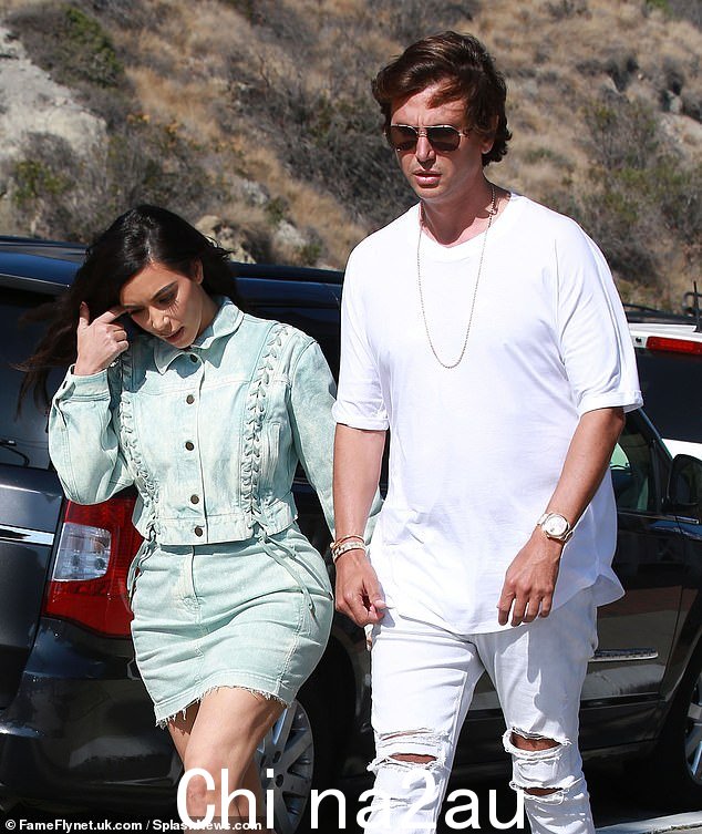 Kim 的密友 Jonathan Cheban 在 2014 年与 Liebensohn 取得联系以安排会面和潜在投资,因为她“喜欢这个想法”
