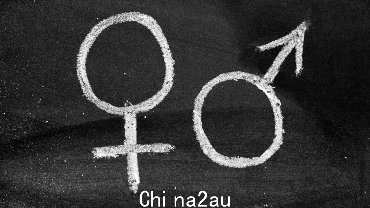 男校允许跨性别女学生留下来‘人性化的案例’” /><p>警方正在调查悉尼国王学校的学生在新南威尔士州辛格尔顿的期末营地杀害巨蜥的指控。</ p><p>这所著名的学校位于北帕拉马塔的彭南特山路,是一所拥有近 200 年悠久历史的男校。</p><p>这起可怕的事件于周五早上曝光在 2GB 主持人本·福特汉姆 (Ben Fordham) 被一位听众透露后。</p><p>“有人向我们透露了国王学校正在发生的情况,这是一所男孩上学非常非常昂贵的学校,”福特汉姆说.</p><p>“我并不是说我即将与您分享的案例是整个学校或学校所有学生的反映,但我们现在已经有了这个经证实,我们被告知在最近的一次学校露营中,一只动物被几名学生杀死。</p><p>“学校里的一些男孩在学校露营时认为这很有趣折磨这只动物并杀死巨蜥。”</p><img class=