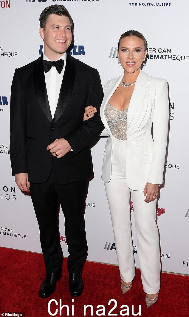 第三任丈夫:斯嘉丽也公开了她与演员科林·乔斯特的婚姻,深入了解了婚姻的成因