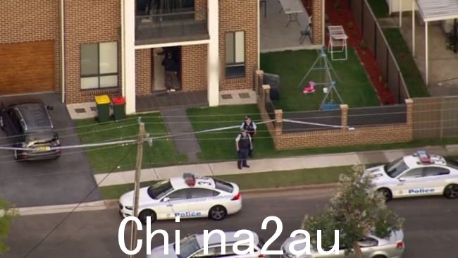 “周五下午,新南威尔士州警方前往悉尼西部的一所房子里,一名新生婴儿被遗弃。图片:已提供。"