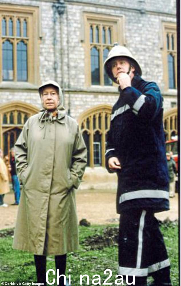 '女王本人想收回她自己公寓内的一些小物件,'1990 年至 1997 年间担任她的新闻秘书的查尔斯安森说