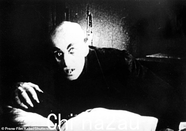 Nosferatu 的光头、尖耳朵、鹰钩鼻和驼背 - 一位评论家将其描述为“所有电影中最奇怪和最丑陋的男主角” - 仍然一眼就能认出来