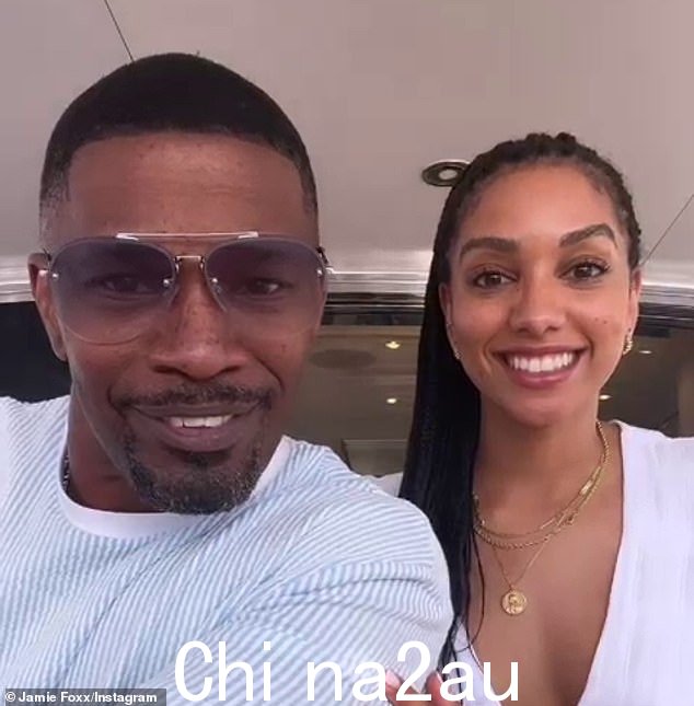 Foxx 也是女儿 Corinne Foxx(右图,5 月 23 日)和空军老兵 Connie Kline 的父亲