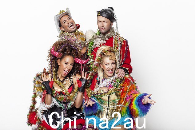 尴尬!Vengaboys 明星 Robin Pors 透露他被一只“好色”海豚“袭击”,但他说他必须将这次奇怪的遭遇视为一种“恭维”