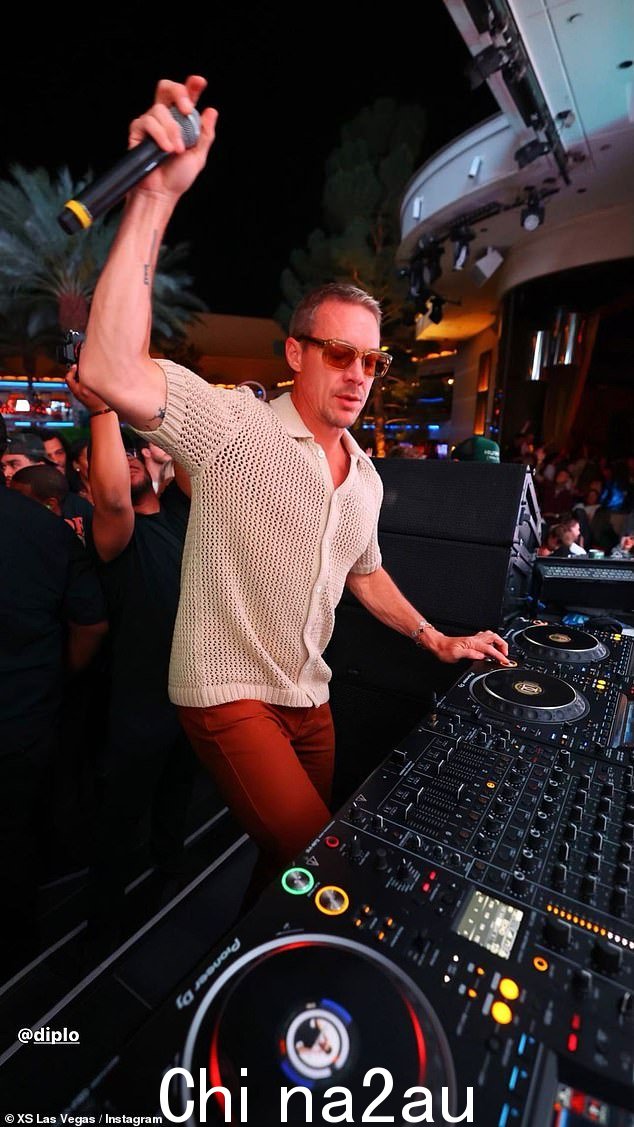 Bangin':Diplo 在夜总会旋转舞步时一直穿着衬衫