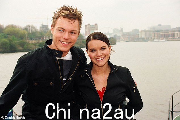 Andrew Hayden Smith 在 2003 年的 Byker Grove 中饰演 Ben 和 Holly Matthews 饰演 Emma