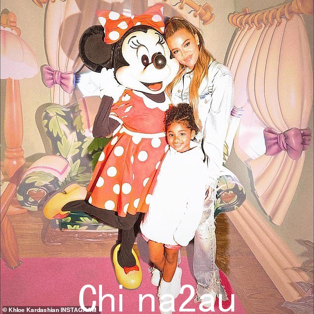太棒了!Khloe Kardashian 分享了她最近去加利福尼亚州阿纳海姆迪士尼乐园旅行的一系列快照 - 也被称为地球上最快乐的地方
