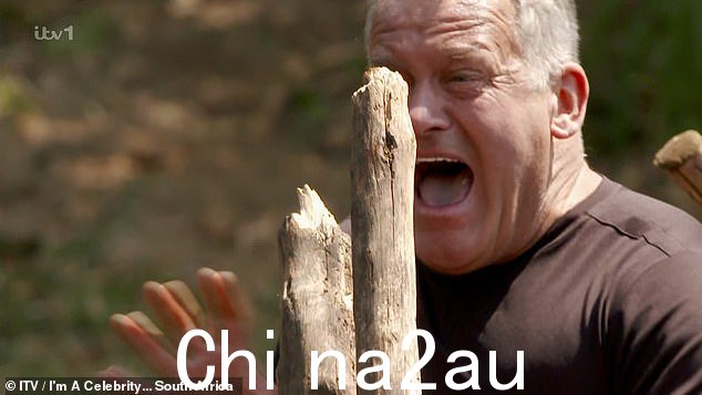 我们又来了:Paul Burrell 在回到《我是名人》时再次经历了一次丛林猎人试验的崩溃……周一晚上让我离开这里,令人沮丧of viewers