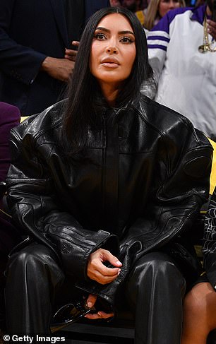 Kim Kardashian 昨晚在洛杉矶市中心观看比赛