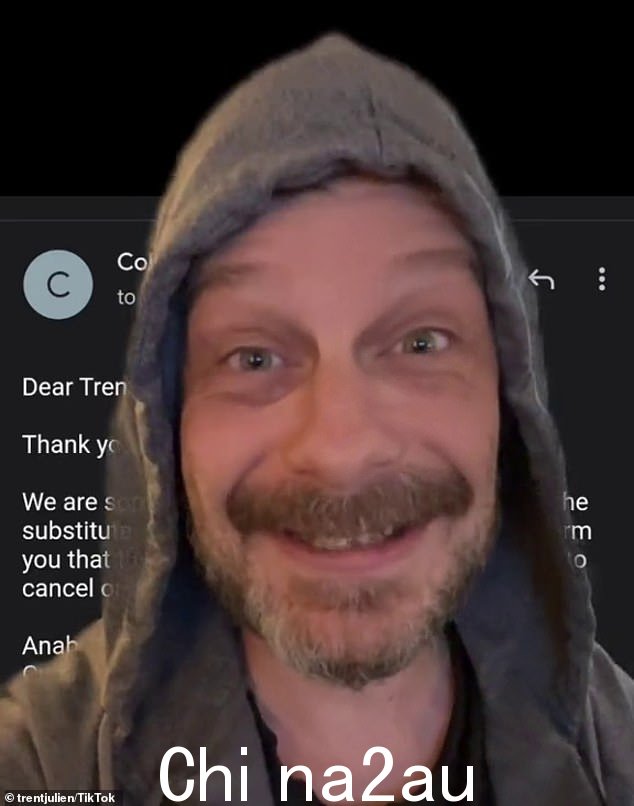 在一段分享给 TikTok 的视频中，Coles 购物者 Trent Julien（如图）表达了他的沮丧，因为他被告知如果他想取消他的 Click&Collect 订单，他必须支付 30 美元的费用