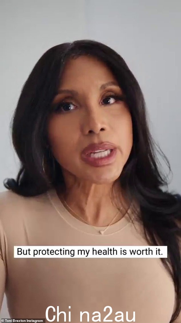 Braxton 说,虽然她定期向医生提交血液和尿液检查以密切关注病情,但她去年推迟了检查,这导致了健康危机