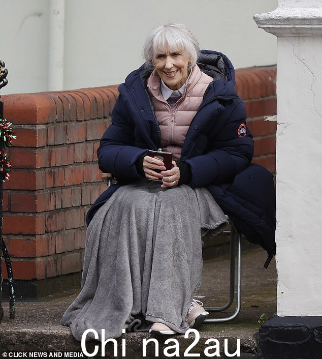 明星:73 岁的 EastEnders 传奇人物安妮塔加入了他的行列,她将扮演弗拉德夫人,医生的同伴鲁比星期天的老邻居,由米莉吉布森扮演