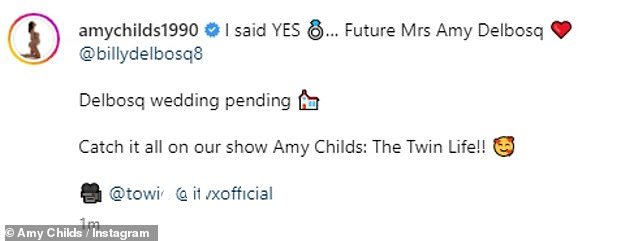 '我说是......未来的 Amy Delbosq 夫人,'Amy 为视频配了字幕,并嘲笑他们在新的 ITVBe 衍生节目中捕捉到了这一时刻