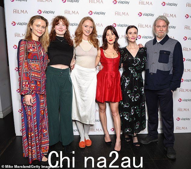 (L-R) Maeve Dermody、Catherine Chalk、LilCole、Jazzy De Lisser、Rebecca Calder 和 Lukas Loughran