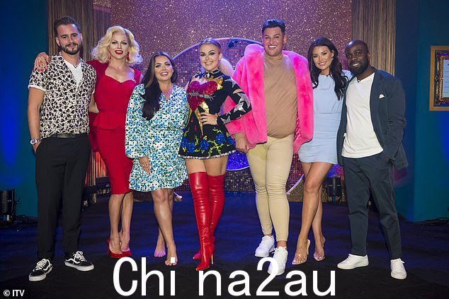 ITV 告诉太阳报:'目前还没有推出新系列名人卡拉 OK 俱乐部的计划,但该节目可能会在未来回归。'
