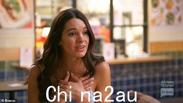 坦诚对话:Ally 后来与 Scheana 交谈,Scheana 淡化了 Sandoval 和 Raquel 之间任何不当行为的可能性