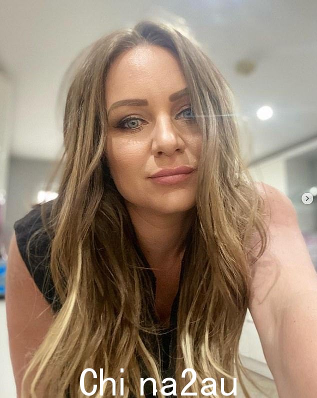 EastEnders icon Rita Simons 在前 Jack Branning 的关系动荡中重返阿尔伯特广场,重新扮演 Roxy Mitchell 的角色