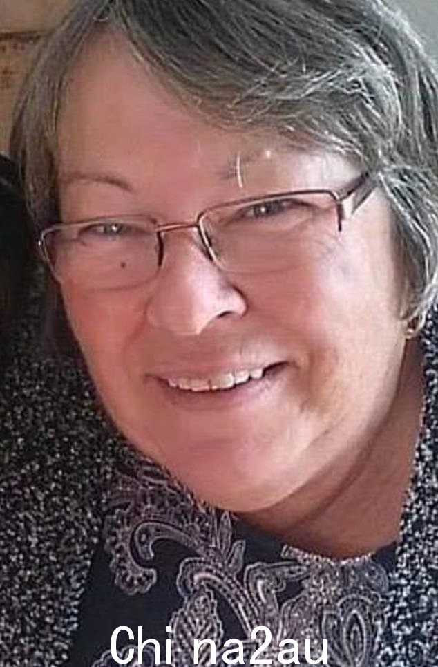 Anne Shields,67 岁,(如图)在她救下的斗牛犬突然转向她时遭受“灾难性”伤害后死亡