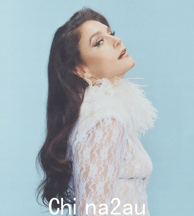 Jessie Ware(如图)转变为迪斯科天后在这位伦敦歌手的第五张专辑中加快步伐