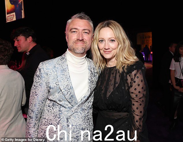 家人:支持他的兄弟,Sean Gunn 也参加了活动,与 Judy Greer 一起喜气洋洋