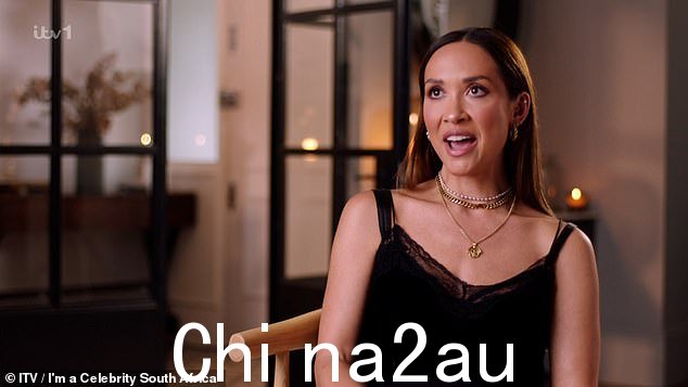 不同:尽管场景与 Myleene 同义,但她在新节目播出前警告观众不要期待与她第一次出现相同的淋浴场景