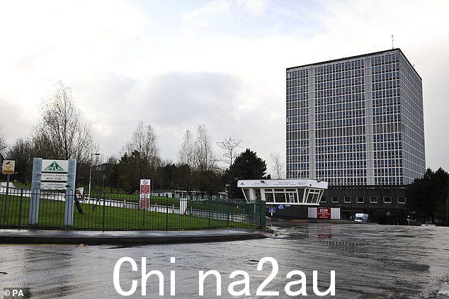 由于大量积压,学习者面临无休止的驾驶考试等待 图:威尔士斯旺西的 DVLA 大楼