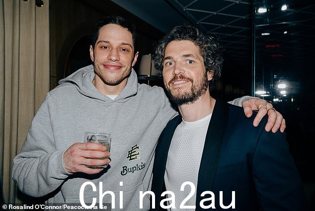 兄弟是兄弟:Pete 与 Philip Ettinger 合影