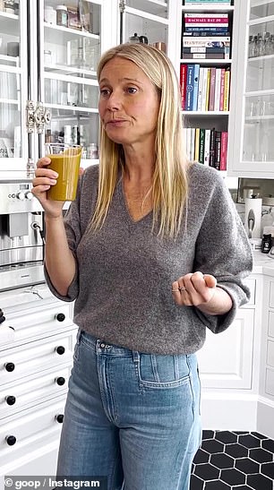 争议:上个月,格温妮丝 (Gwyneth) 在分享了她冗长的“日常健康计划”并透露她的饮食仅由骨汤和蔬菜组成后,遭到了强烈反对。