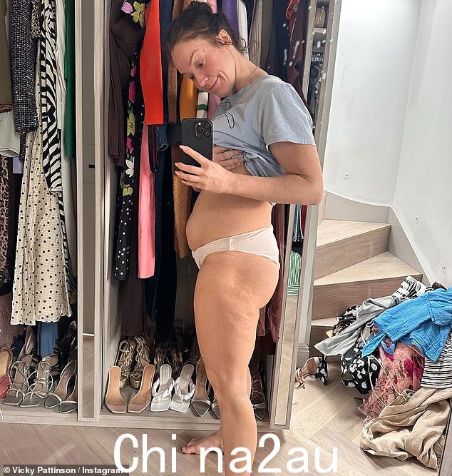 艰难:解释说这是“充满挑战的几天,这位明星分享了过程中起伏的照片” class=