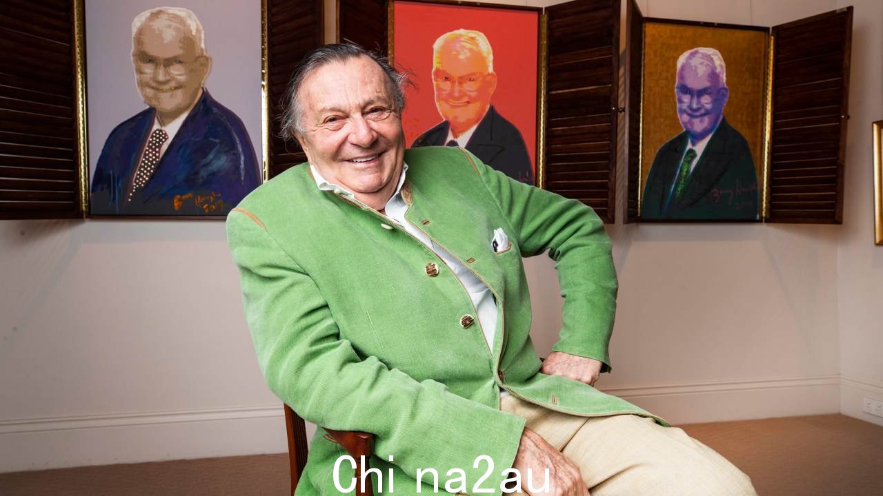 Barry Humphries 于 4 月 22 日死于手术并发症。照片:Lachie Millard