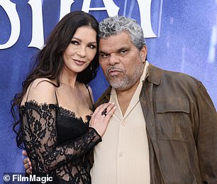 Luis 和 Catherine 在屏幕上和屏幕外都是一对引人注目的组合