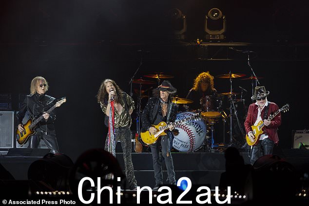 Done:Aerosmith 将最后一次游览您附近的城市,以庆祝他们在一起 50 多年。摇滚名人堂乐队周一宣布了日期他们将于 9 月 2 日在费城开始名为“Peace Out”的告别之旅