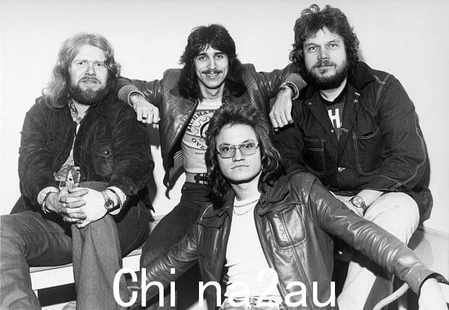 名人堂:Tim 和他的兄弟 Randy 和 Robbie 于 1973 年与 C.F.车工。 2014年Bachman-Turner Overdrive入选加拿大音乐名人堂;图为大约 1970 年