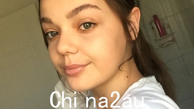 Kelsie Davies,17 岁,是其中之一星期天在车祸中丧生的三名妇女。图片:Facebook。 sizes=