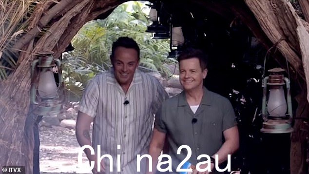 他们来了:Anthony McPartlin 和 Declan Donnelly 周一晚上抵达我是名人训练营,传递一些残酷的消息