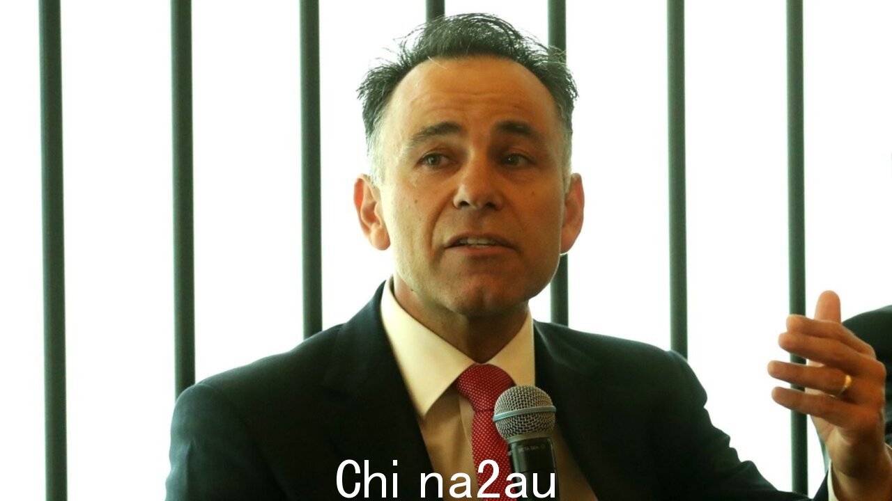 维克议员考虑人力资源投诉反对 Pesutto 对其他党员的行为” /><p>维多利亚州议员莫伊拉·迪明 (Moira Deeming) 已就她被停职 9 个月的自由党活动室提起法律诉讼。</p><p>在反对党领袖约翰 (John) 之后,迪明女士接受了停职Pesutto 同意放弃将她开除的动议,因为她参加了一场被新纳粹分子破坏的女权集会。</p><p>在周四下午给同事的一封电子邮件中,Deeming 女士说她已建议她的律师就她的停职“准备一项法律挑战”,辩称反对党领袖约翰佩苏托未能履行他在协议中的职责。</p><img class=