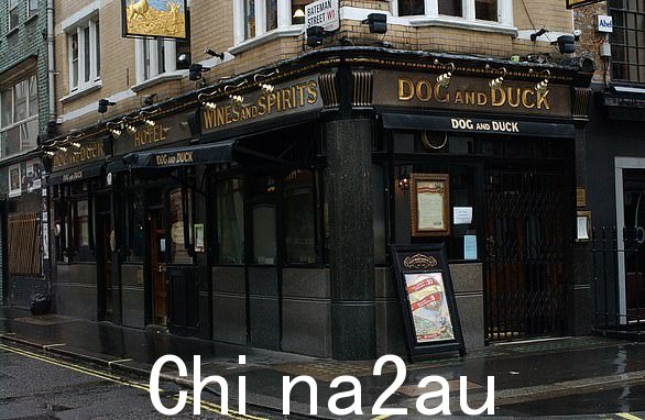 威尔士亲王和王妃今天造访的The Dog and Duck pub始建于1734年