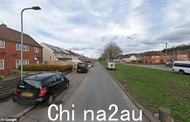 警方在周一接到碰撞报告后被叫到卡迪夫的 Heol Trelai