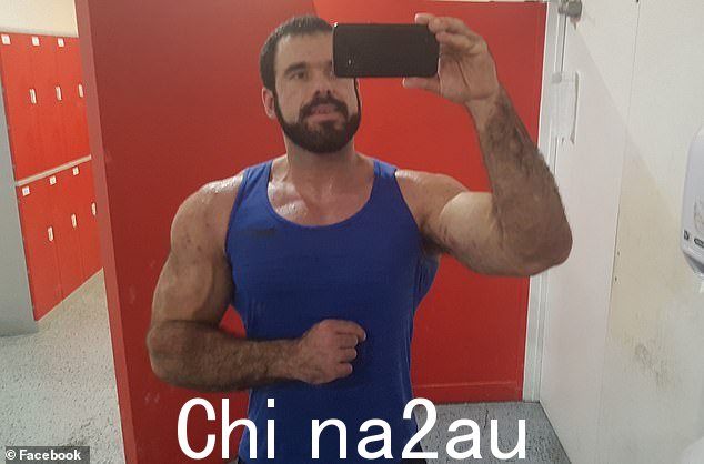 Cameron Turgay Bardak(如图)对谋杀未遂表示不认罪,但审判他的陪审团不同意