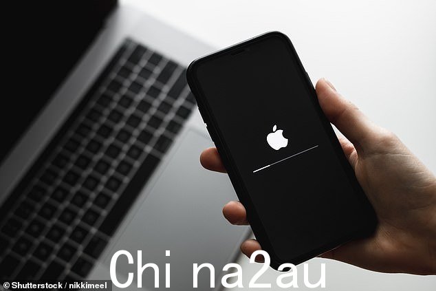 “快速安全响应”的概念于去年在 Apple 的全球开发者大会 (WWDC) 上亮相。它让用户可以选择卸载安全补丁,如果它给他们带来问题,并选择完全不接收它们(库存图片)