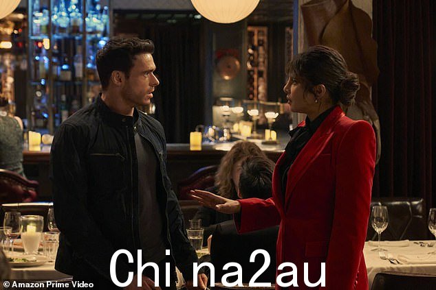 正在播放!这位南亚明星还在乔什·阿佩尔鲍姆、布莱恩·欧和大卫·威尔的 1.85 亿美元预算、惨不忍睹的七集间谍系列剧《堡垒》中饰演娜迪亚·辛赫/夏洛特·弗农,该剧每周五在亚马逊 Prime Video 上播出” class=
