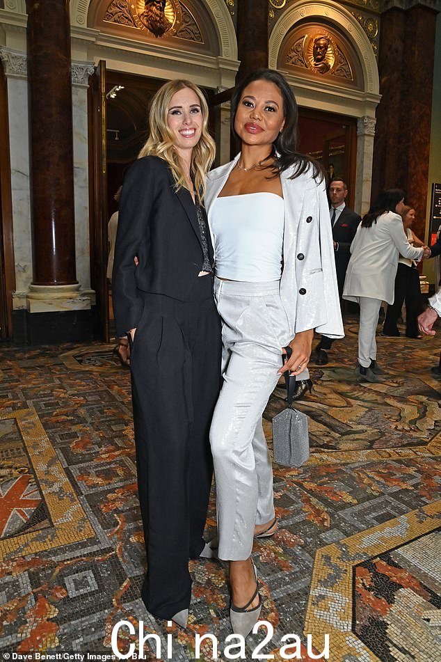 老友记:Emma 与主持晚宴的 Brunello 的女儿 Carolina Cucinelli 合影